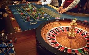 Fitur unggulan Bingo BandarQ termasuk auto-daub, live chat, dan multi-kartu untuk pengalaman bermain terbaik